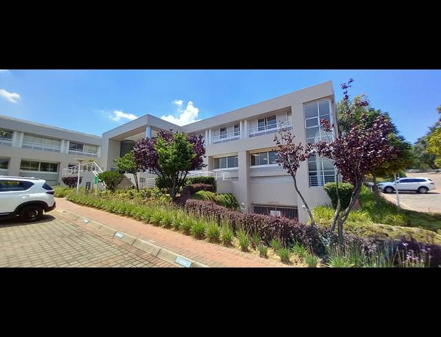 1,203M² OFFICE TO LET IN WOODMEAD